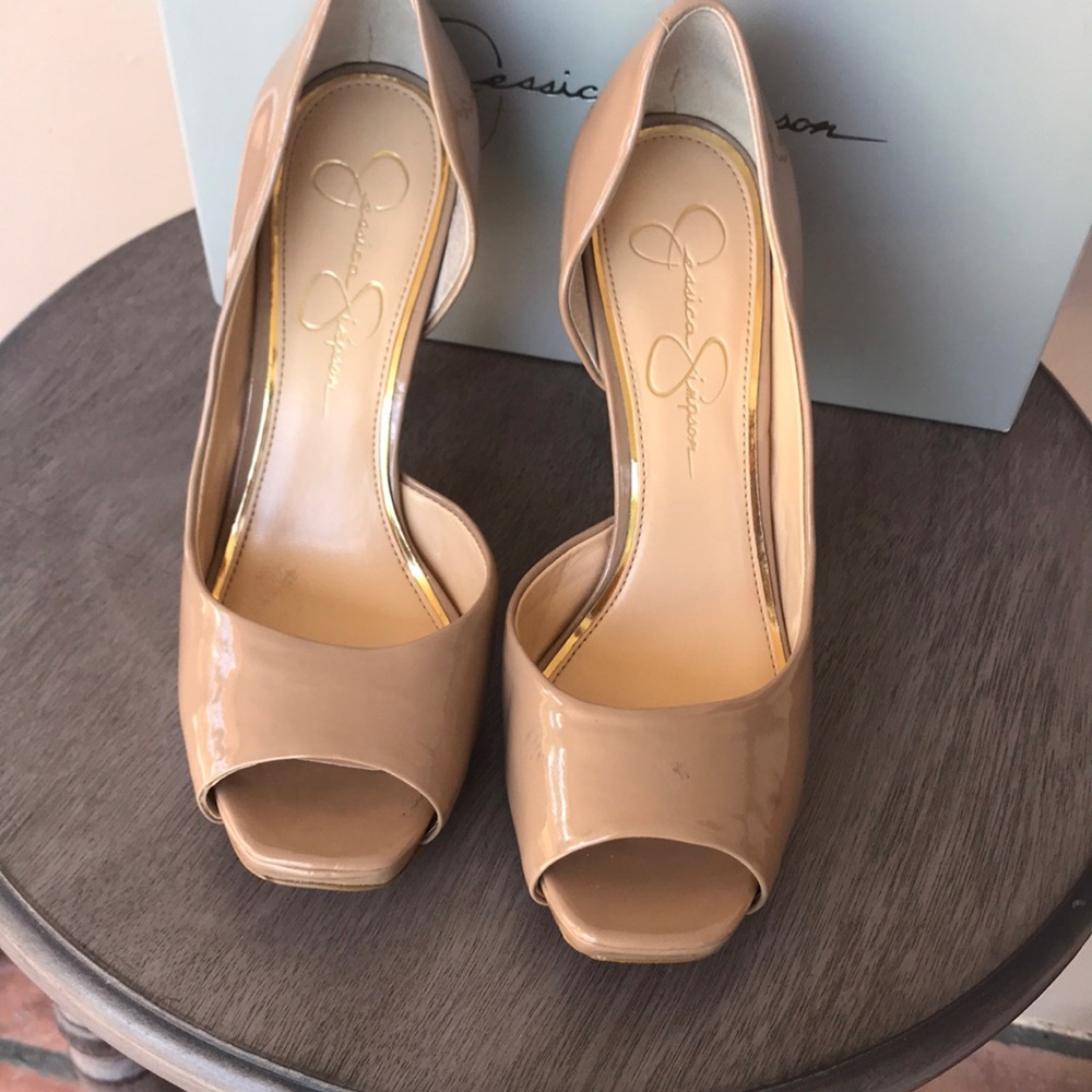 JESSICA Simpson Heals Taupe size 7.5